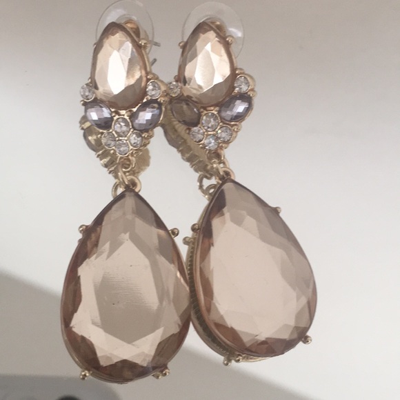 New - Tear Drop Earrings - Picture 3 of 4